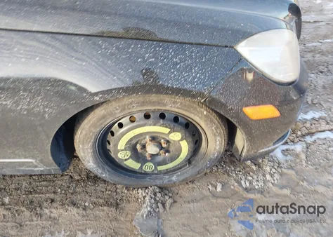 2011 Mercedes-Benz E 350 4Matic z USA, uszkodzony, nr VIN WDDHF8HB8BA410117